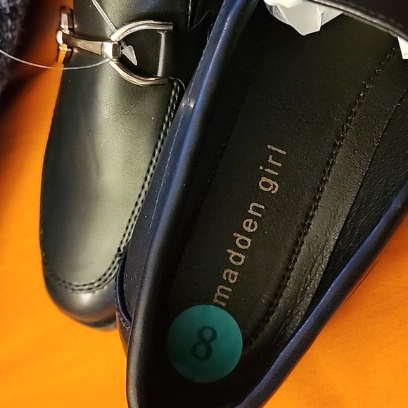 NEW Madden Girl flat shoe, size 8 - Picture 7 of 10